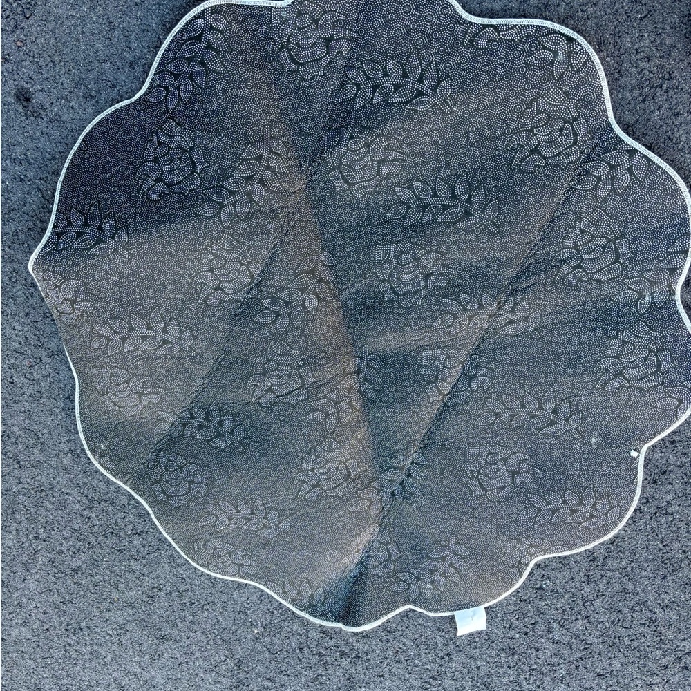 Murakami Rug - Picture 2 of 2